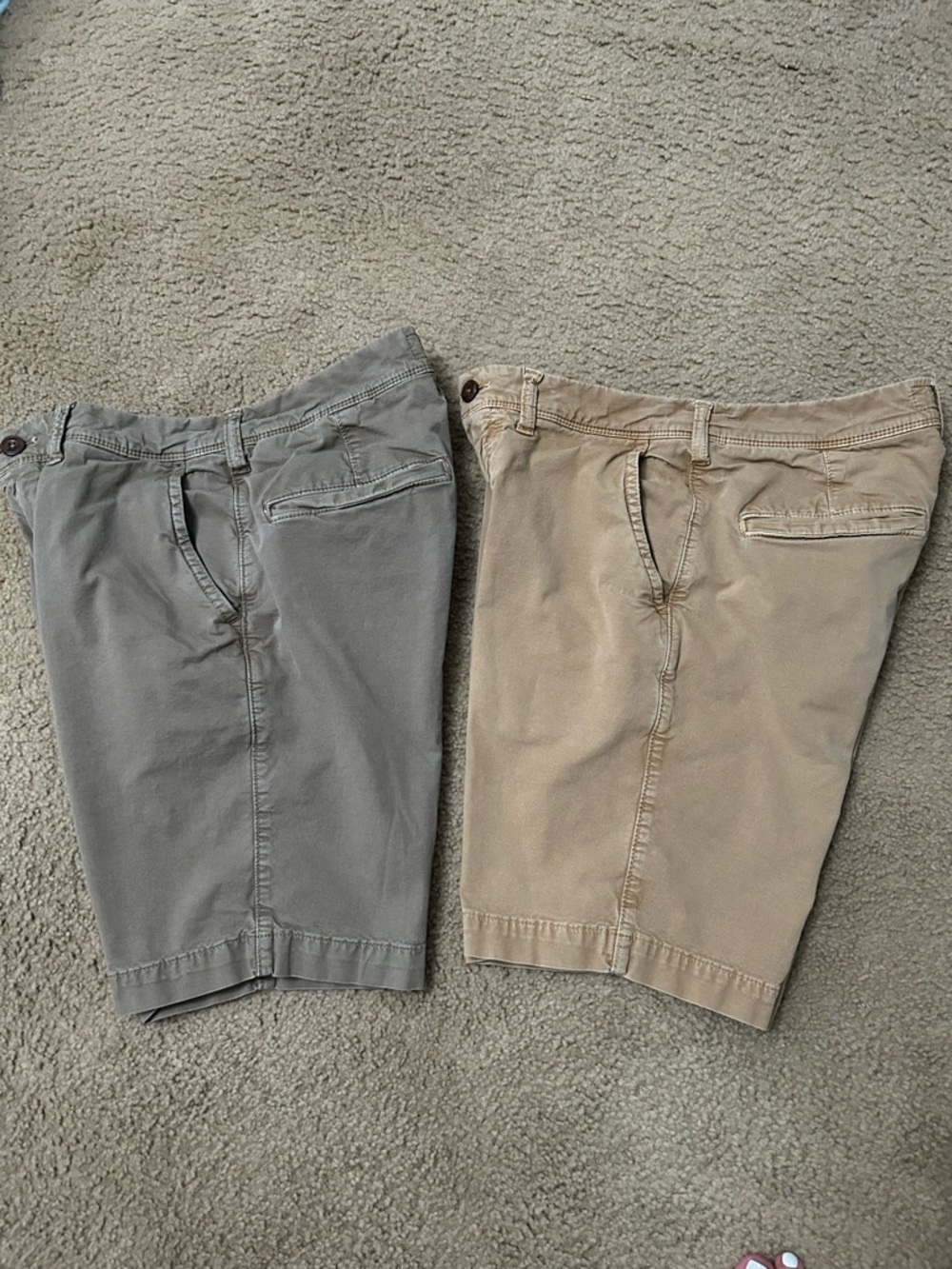 2pr. of Mens American Eagle Outfitters khaki shorts. Sz. 29